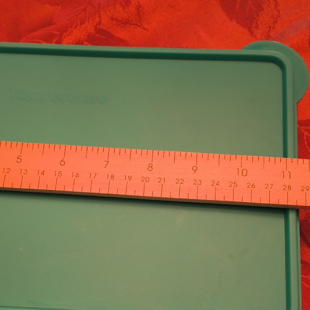 Tupperware Green and White Storage Box - Picture 7 of 9